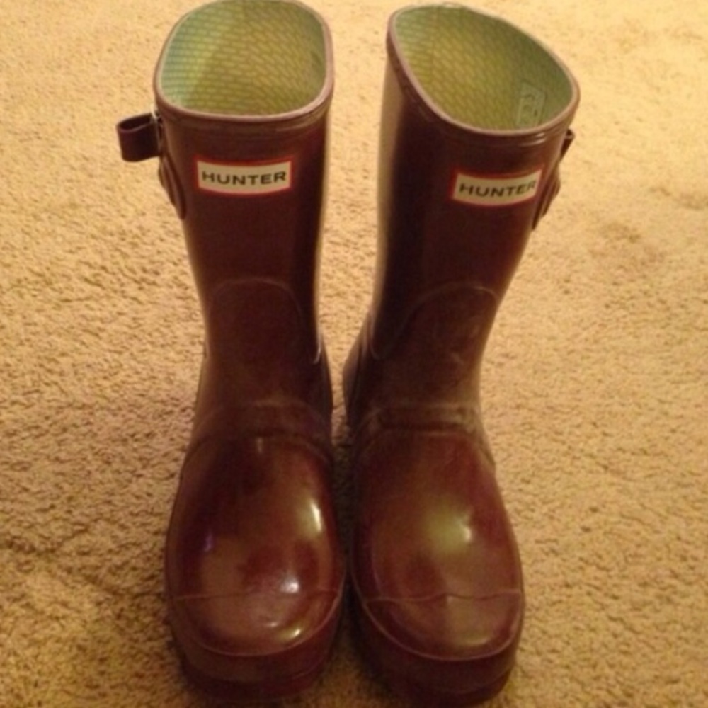 Burgundy short rainboots